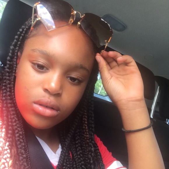 Meet your Posher, Ameerah - Picture 1 of 1